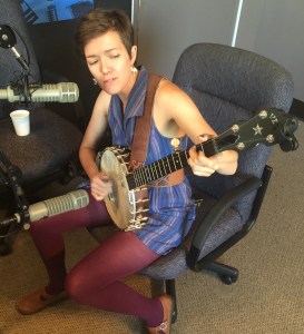 Teri Quinn playing live on the July 20, 2016 edition of Wednesday MidDay Medley